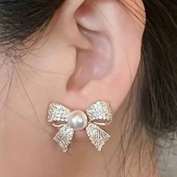 Elegant Pearl Bow Stud Earrings - Picture 2 of 2